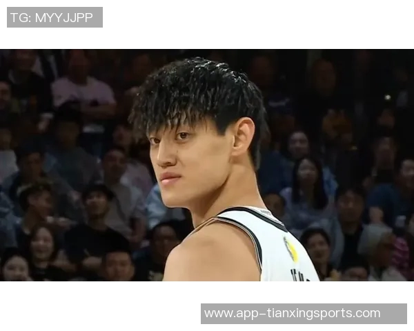 曾凡博NBA中国赛表现平平首战无出手次战坐冷板凳引关注 曾凡博NBA中国赛表现平平首战无出手次战坐冷板凳引关注