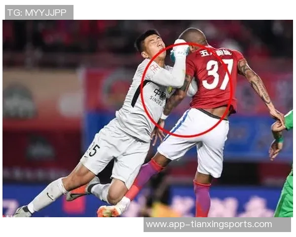 郭全博神勇表现连扑两球令对手外援无奈抱头痛惜展现门将绝技 郭全博神勇表现连扑两球令对手外援无奈抱头痛惜展现门将绝技