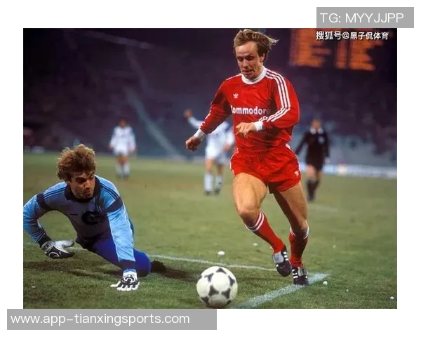 鲁梅尼格荣获巴伐利亚州长个人奖赞扬其对德国足球的杰出贡献 鲁梅尼格荣获巴伐利亚州长个人奖赞扬其对德国足球的杰出贡献