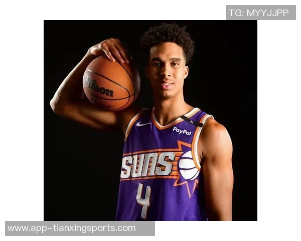 奥索伊戈达罗称赞布克易于相处并能有效执行教练战术 奥索伊戈达罗称赞布克易于相处并能有效执行教练战术